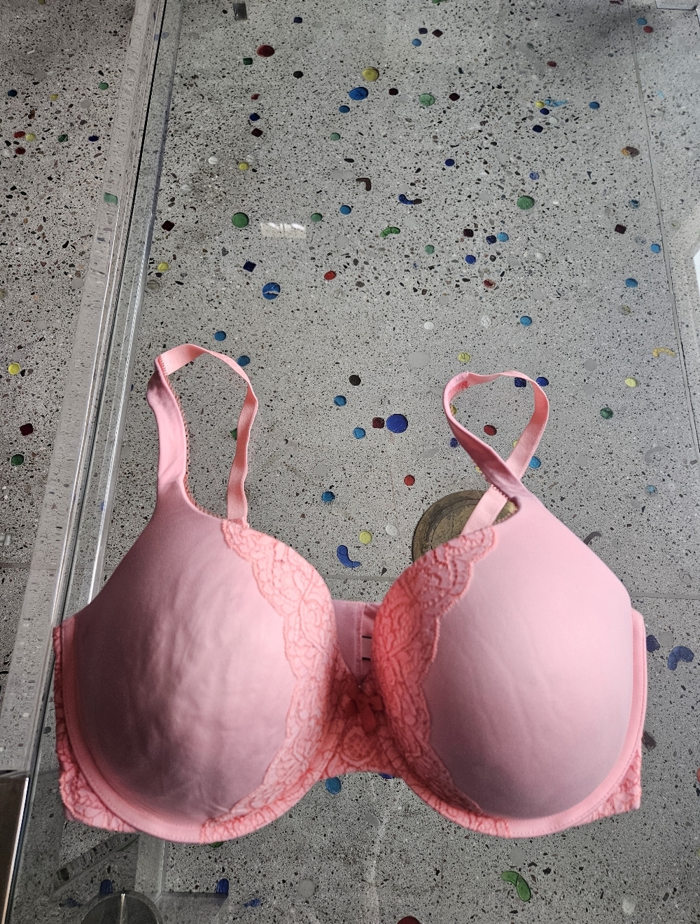 Victoria Secret 'Body By Victoria' Bra 38 DDD (F). Minimal Wear.  Pink Salmon